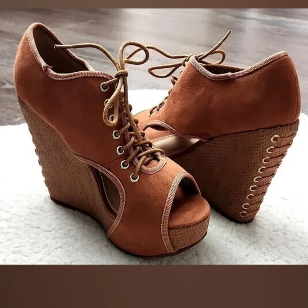 MODERN RUSH PAIR OF WOMENS BOHO SENJA PLATFORM WEDGE SHOES SIZE 6